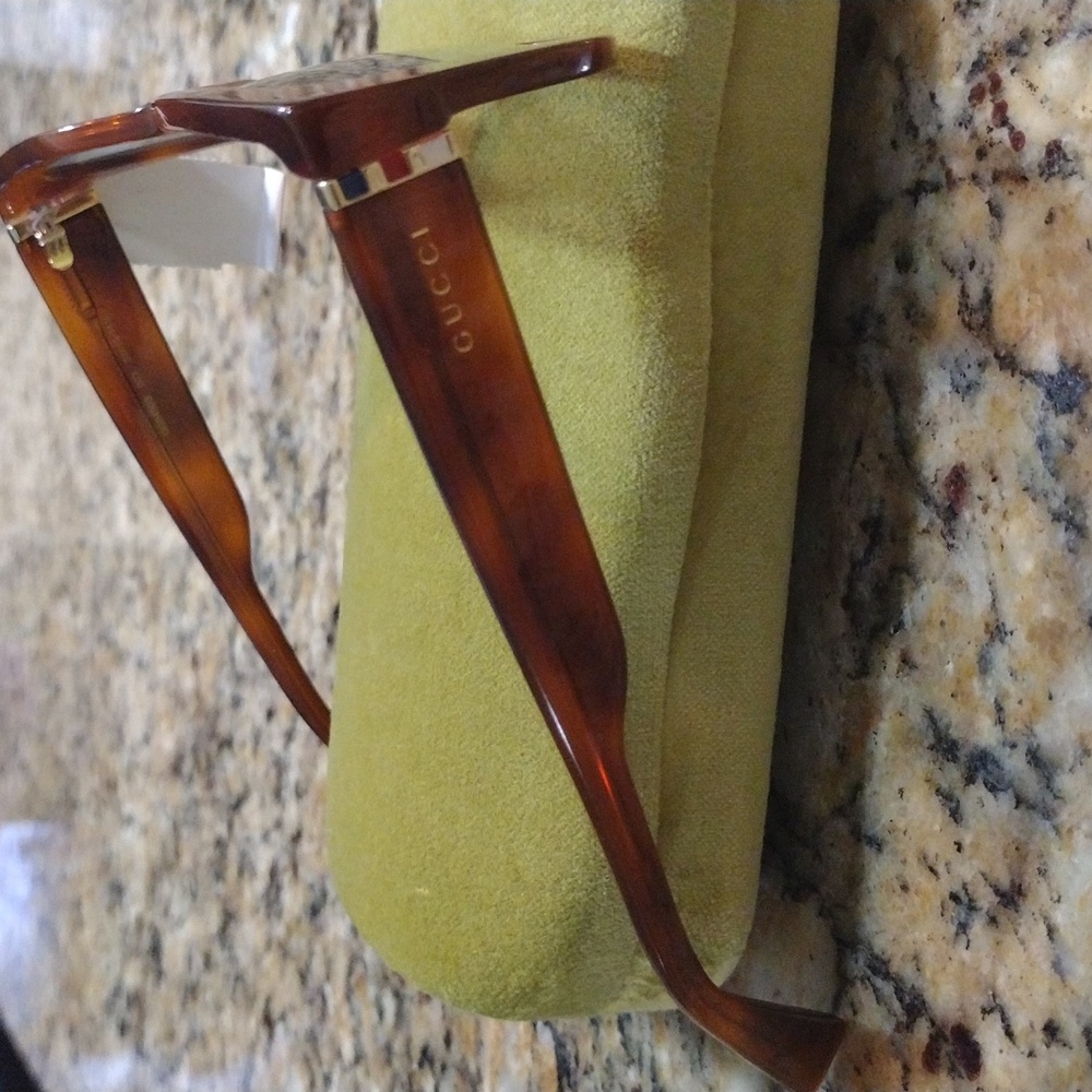 Gucci Sunglasses - Picture 4 of 9